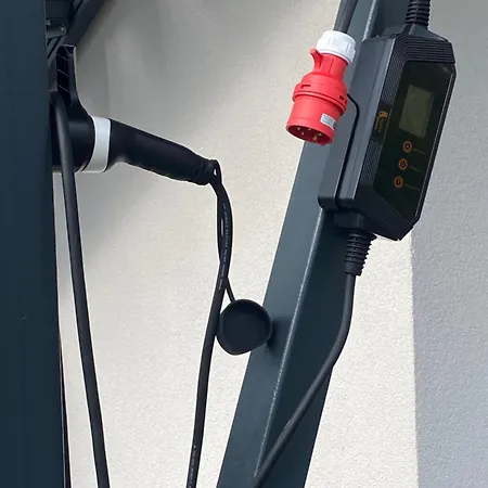 شقة Alpine View Premium Komenda